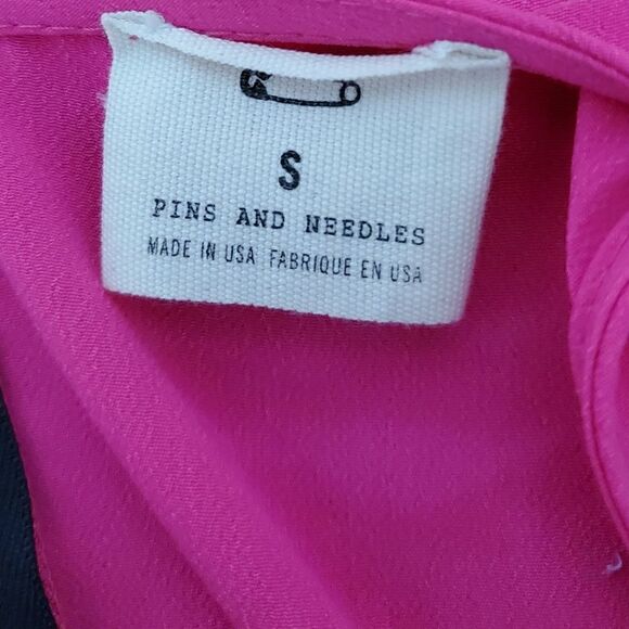 PINS AND NEEDLES WOMEN'S SHIFT RUFFLED BOTTOM PINK DRESS SIZE SMALL - Picture 4 of 5